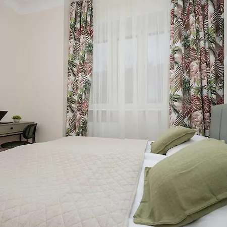 Apartment Bright Rakowiecka Near Pole Mokotowskie By Renters