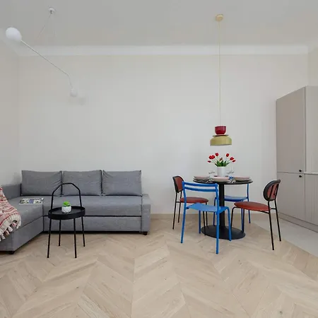 Bright Rakowiecka Near Pole Mokotowskie By Renters * Warsaw