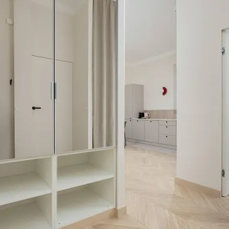 Apartment Bright Rakowiecka Near Pole Mokotowskie By Renters *