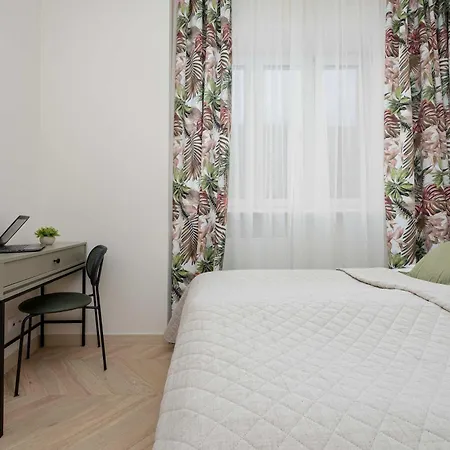Apartment Bright Rakowiecka Near Pole Mokotowskie By Renters *